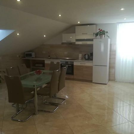 Apartman Daria Apartment Трогир Екстериор снимка