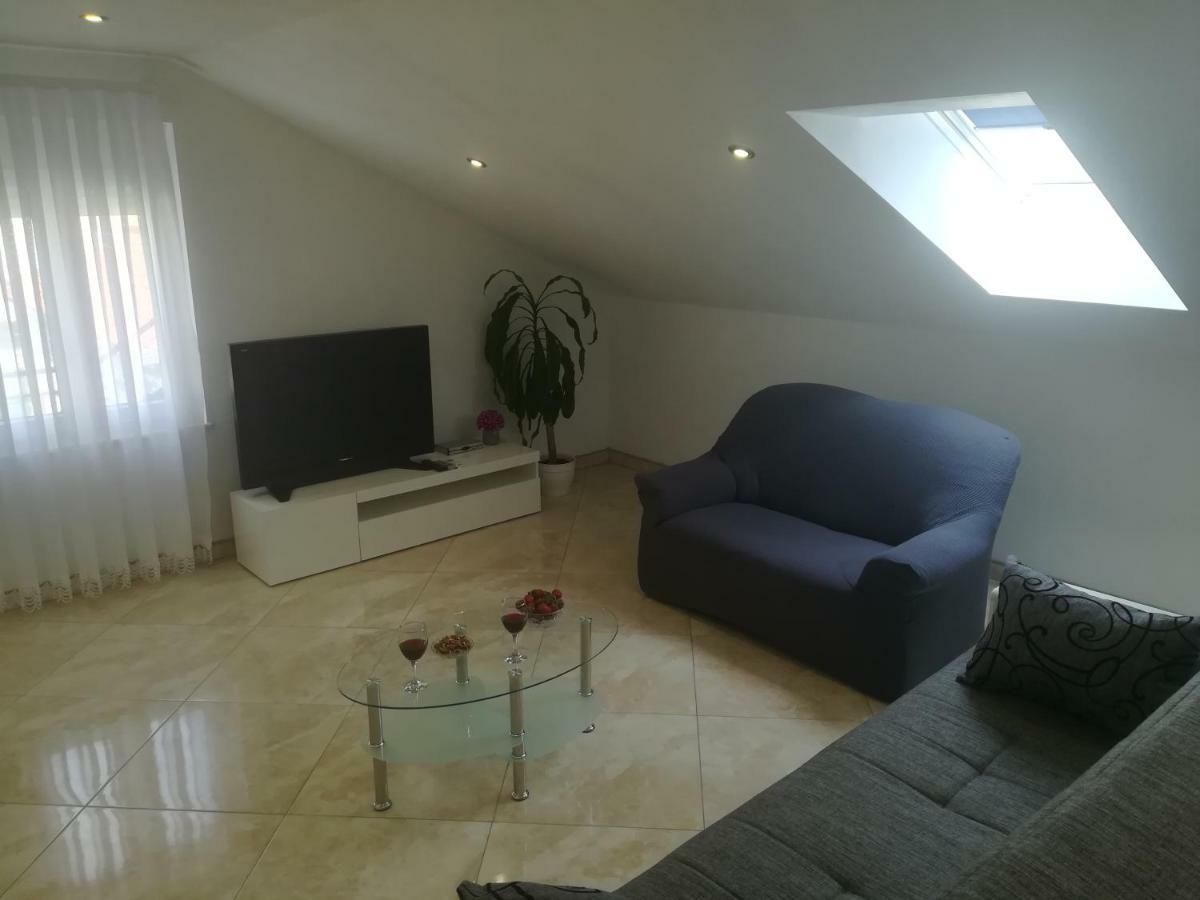 Apartman Daria Apartment Трогир Екстериор снимка