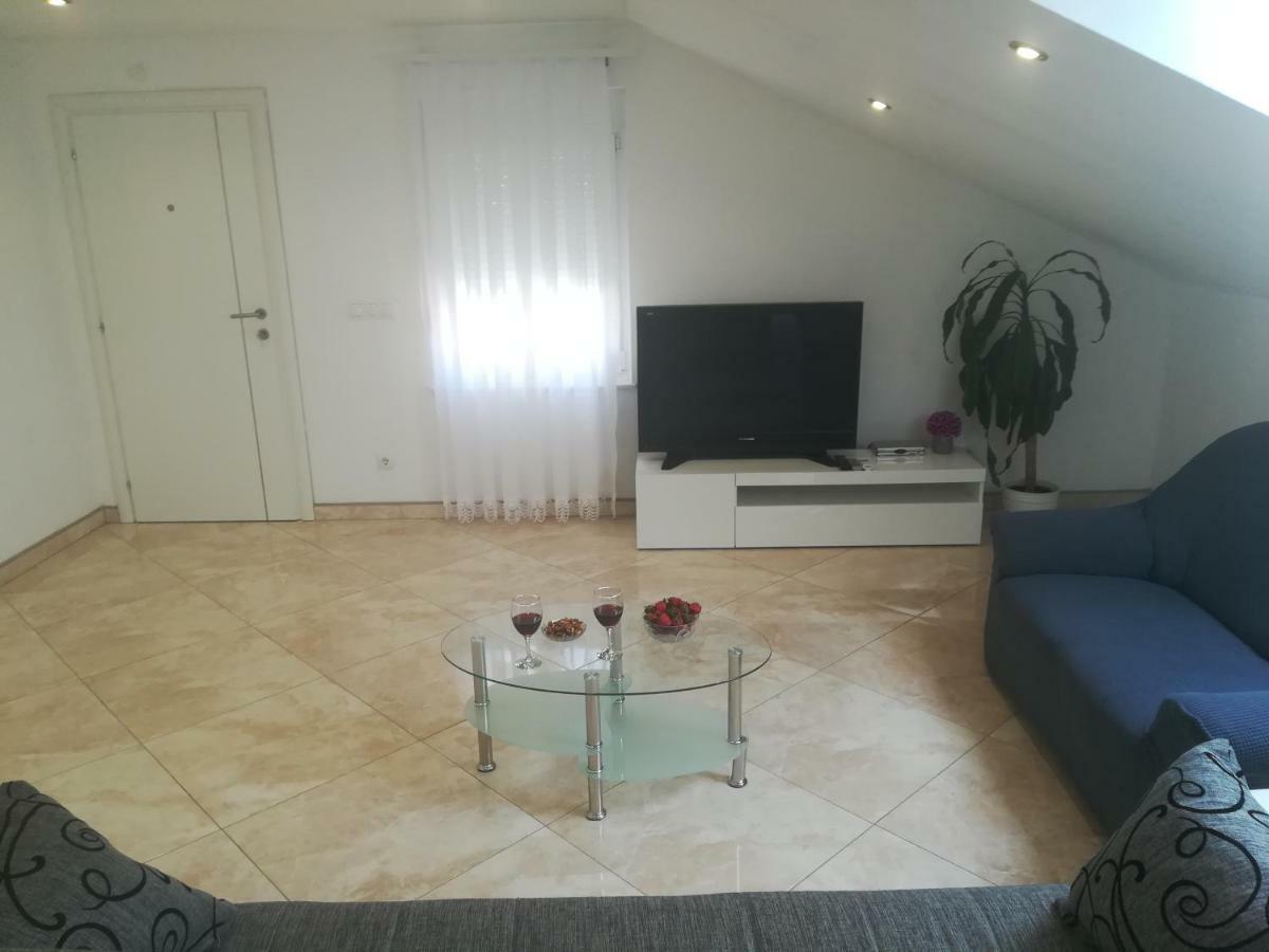 Apartman Daria Apartment Трогир Екстериор снимка