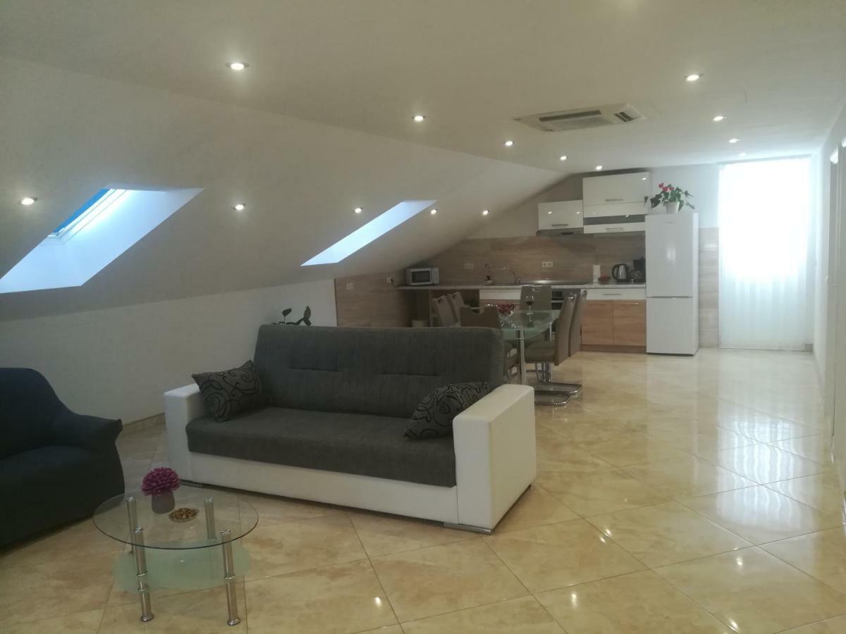 Apartman Daria Apartment Трогир Екстериор снимка