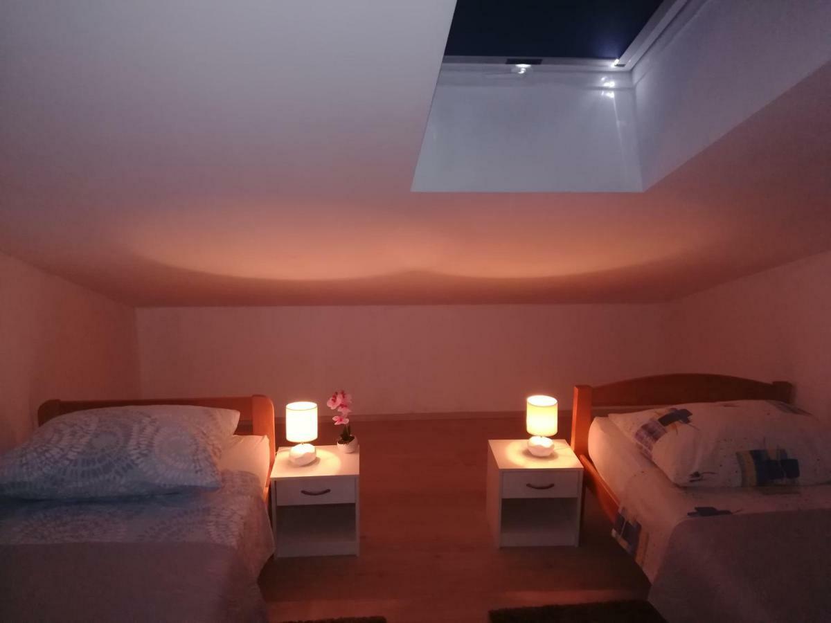 Apartman Daria Apartment Трогир Екстериор снимка
